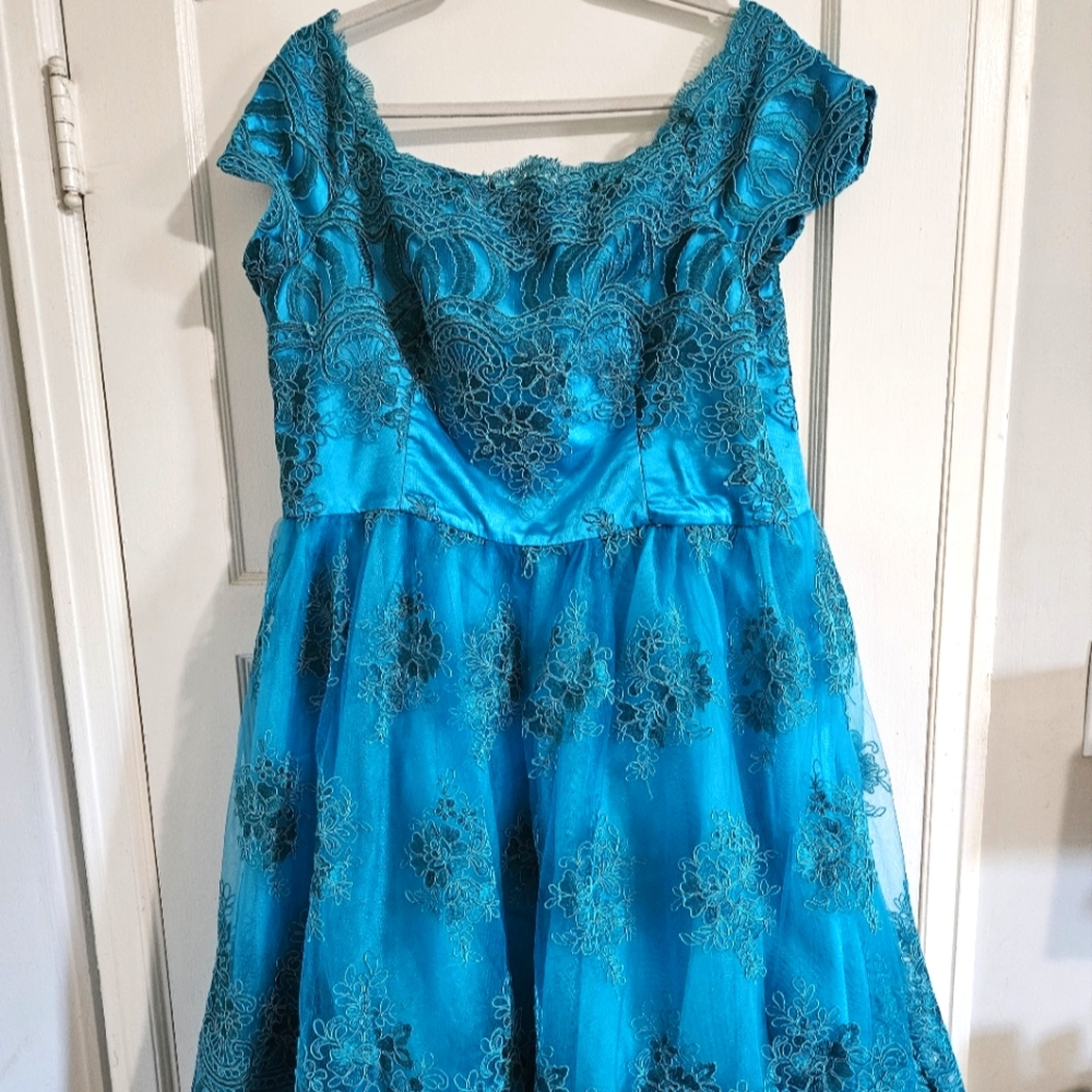 Tea length Chi Chi of London Full lace  Dress - XL